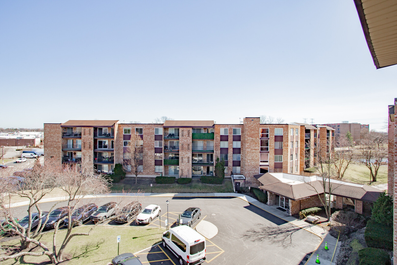 1101 S Hunt Club Drive #403, Mount Prospect, IL 60056