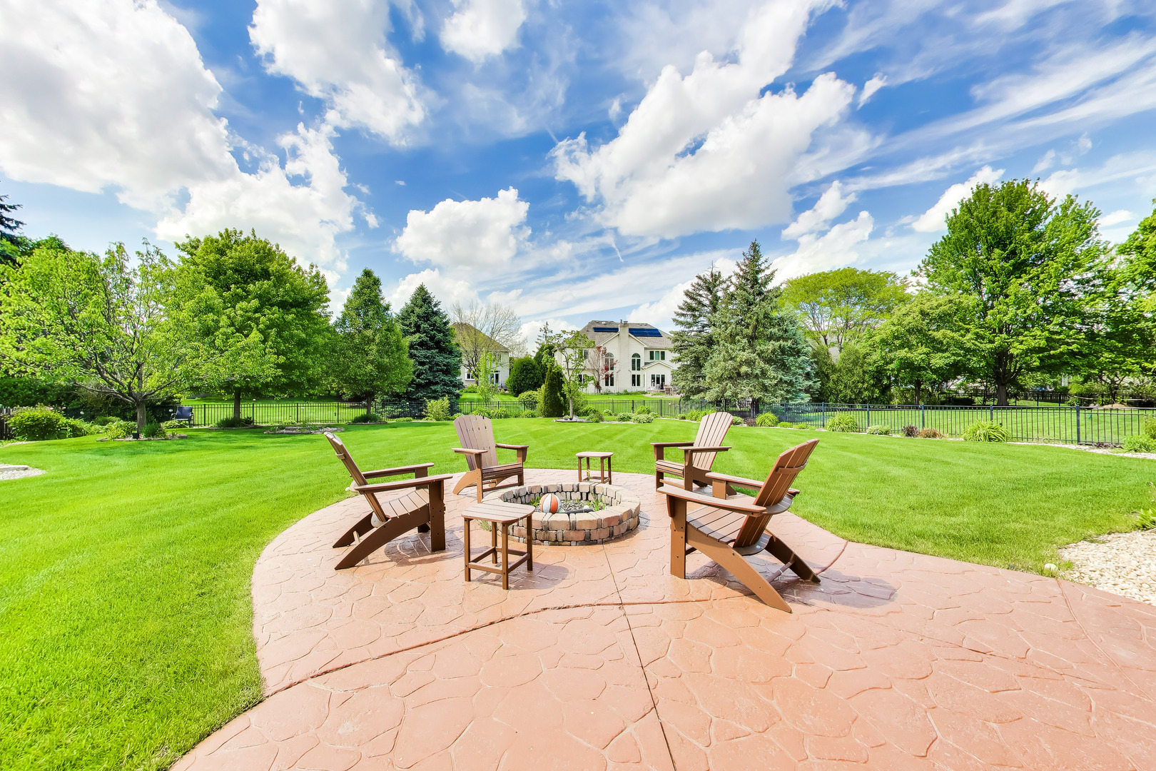 2615 Saddlebrook Drive, Naperville, IL 60564