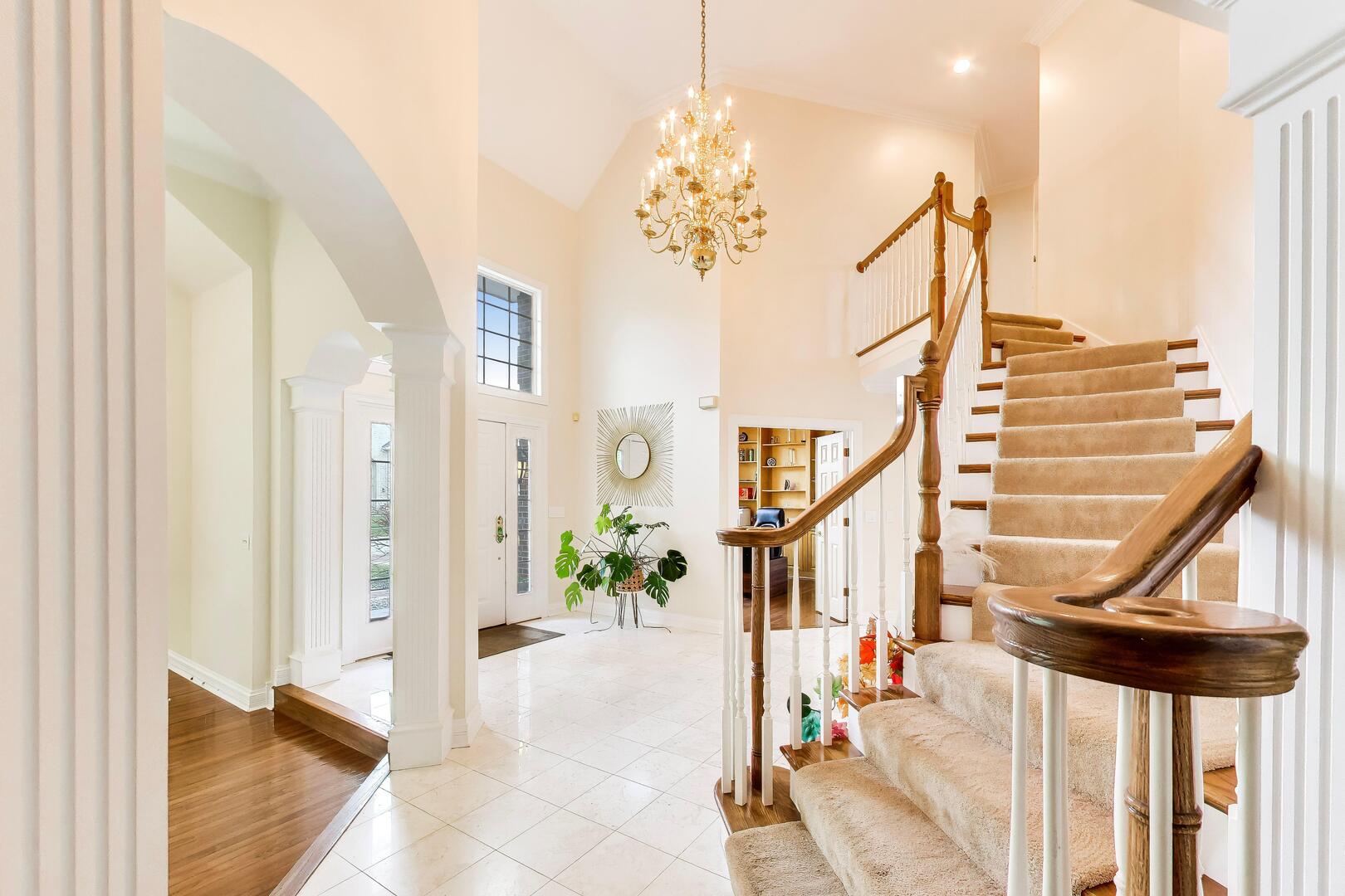 2615 Saddlebrook Drive, Naperville, IL 60564