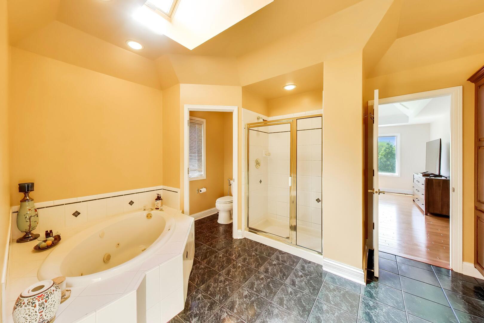 2615 Saddlebrook Drive, Naperville, IL 60564