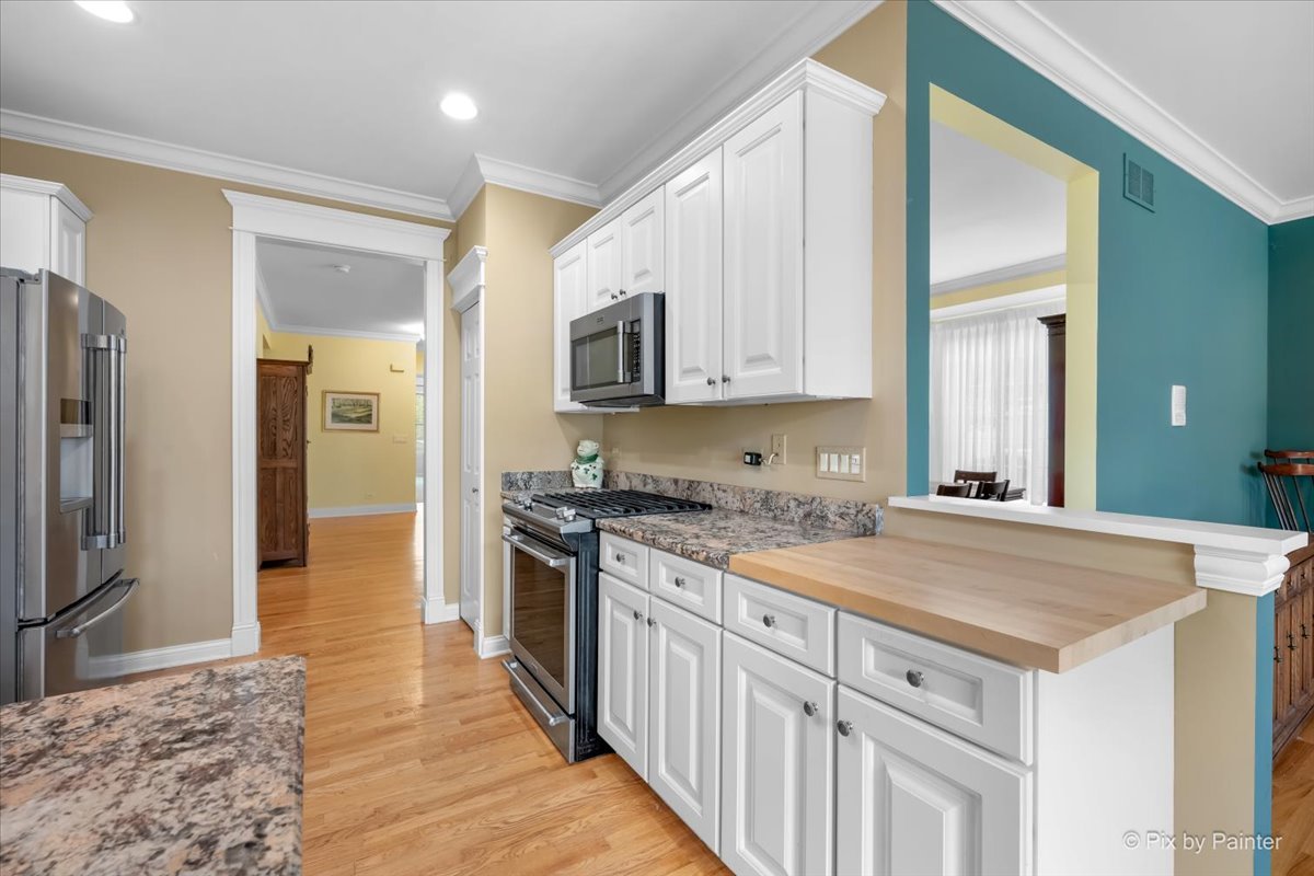 1624 Mansfield Drive, Aurora, IL 60502