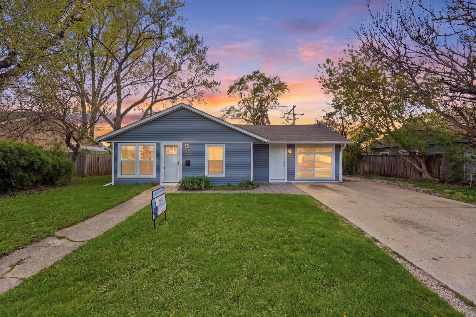 515 Oak Street, Elgin, IL 60123