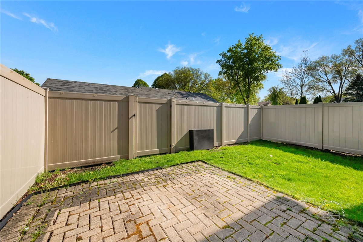 751 Monticello Drive, Naperville, IL 60563