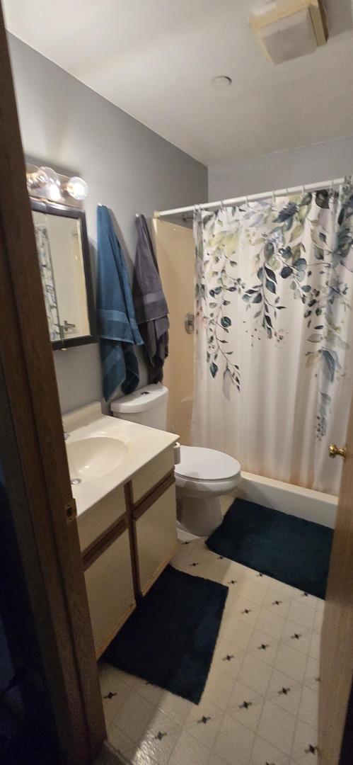 1347 Cunat Court #2D, Lake In The Hills, IL 60156