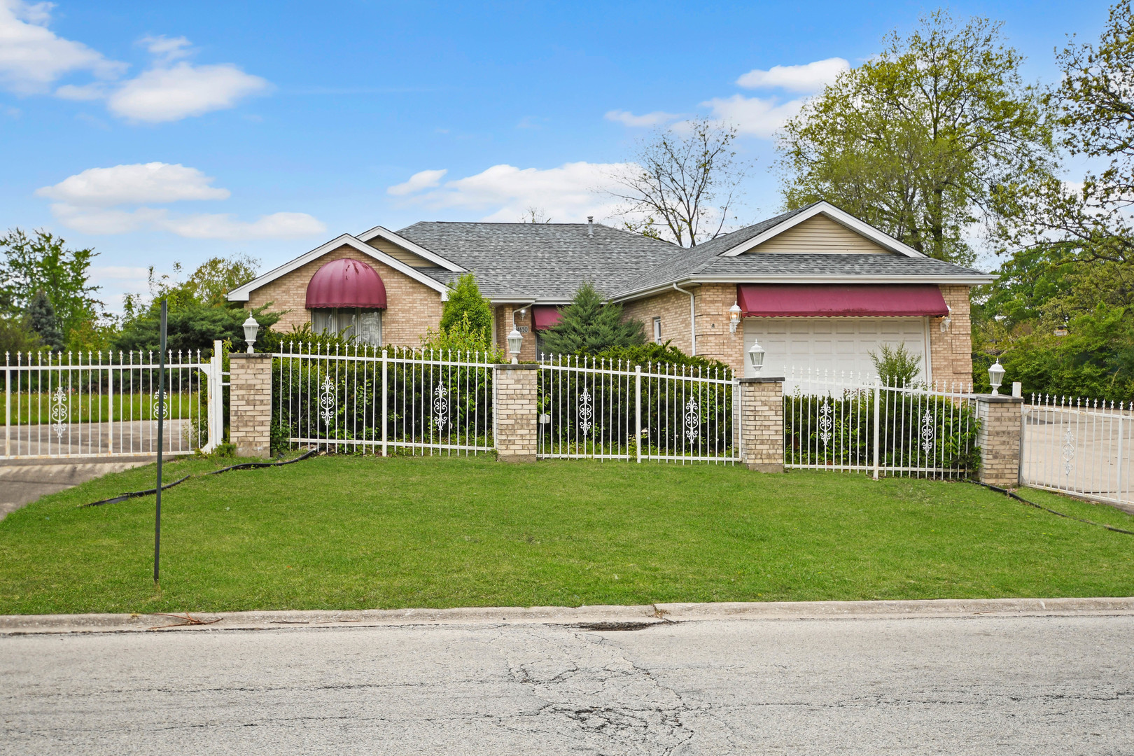 14650 Lamon Avenue, Midlothian, IL 60445