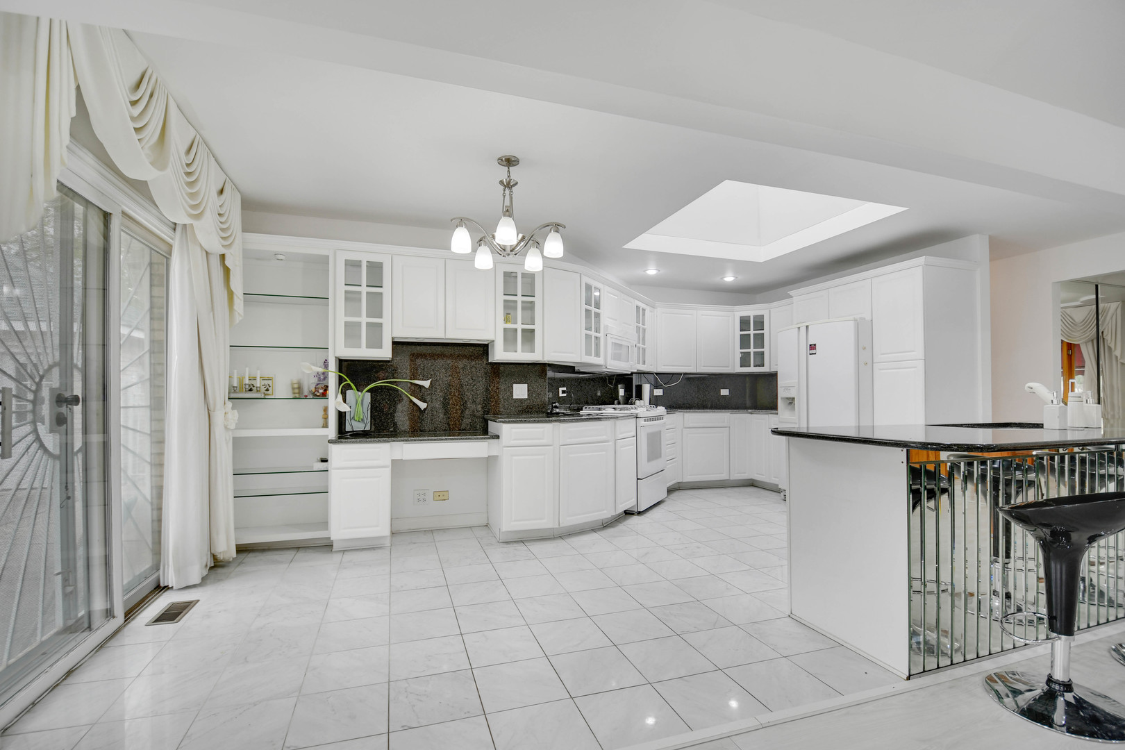 14650 Lamon Avenue, Midlothian, IL 60445