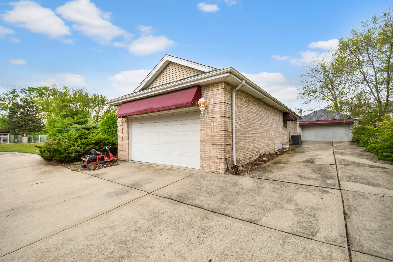 14650 Lamon Avenue, Midlothian, IL 60445
