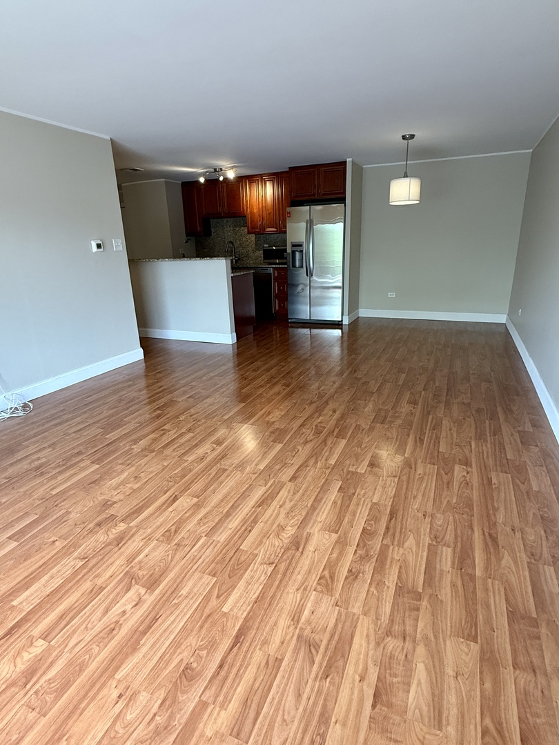 8901 S Roberts Road #203, Hickory Hills, IL 60457