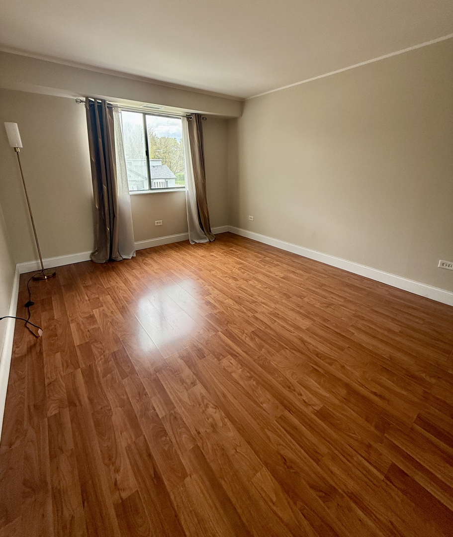 8901 S Roberts Road #203, Hickory Hills, IL 60457