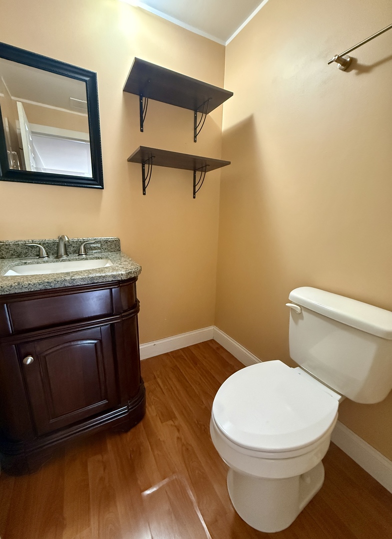 8901 S Roberts Road #203, Hickory Hills, IL 60457