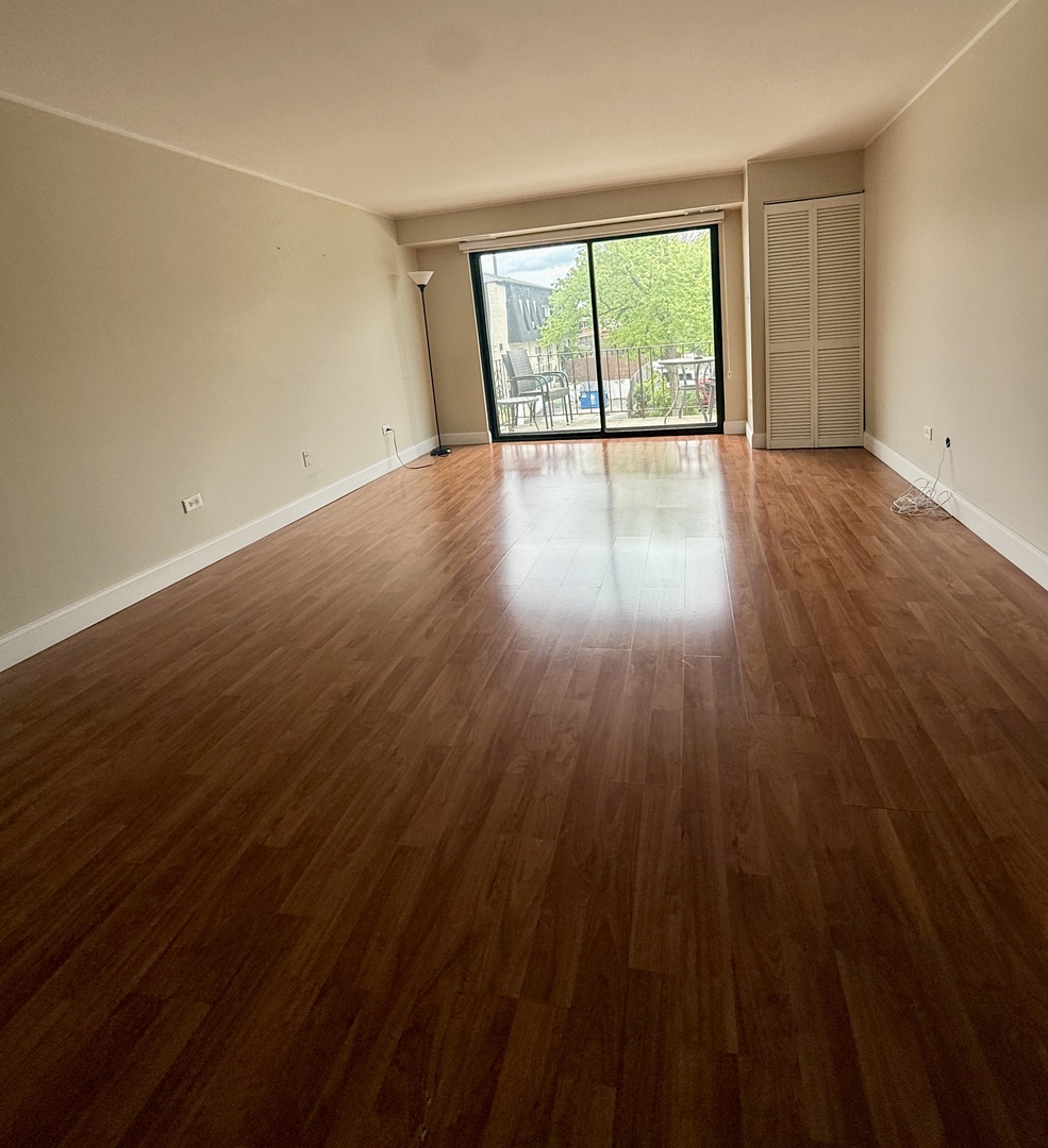 8901 S Roberts Road #203, Hickory Hills, IL 60457
