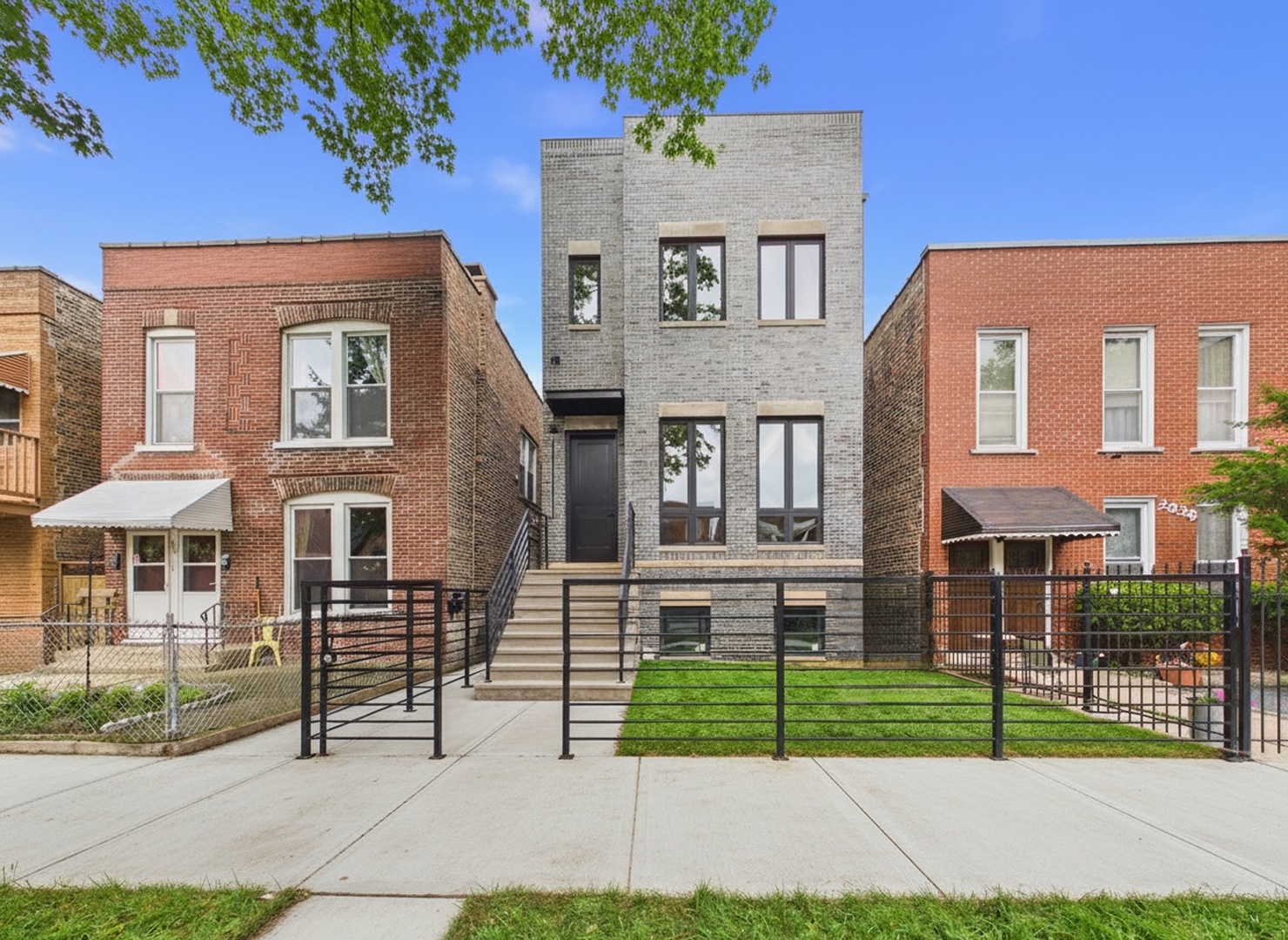 2638 W Superior Street, Chicago, IL 60612
