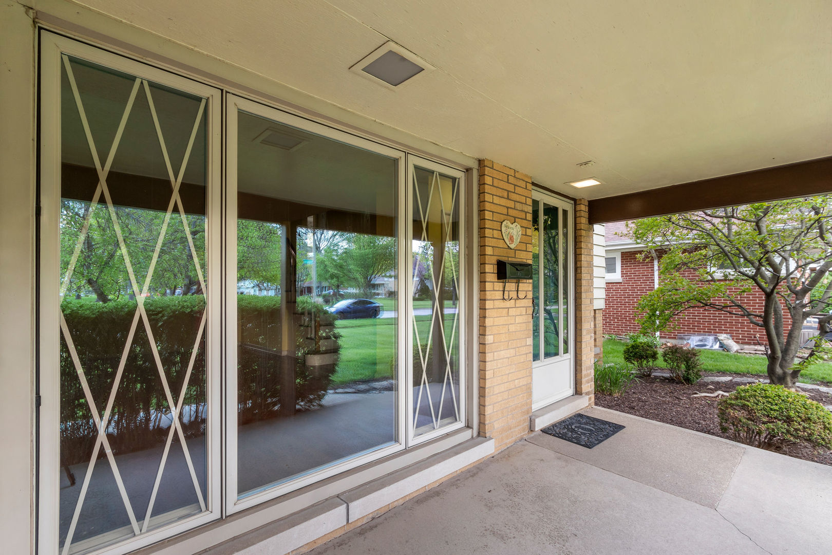 179 N Hampshire Avenue, Elmhurst, IL 60126
