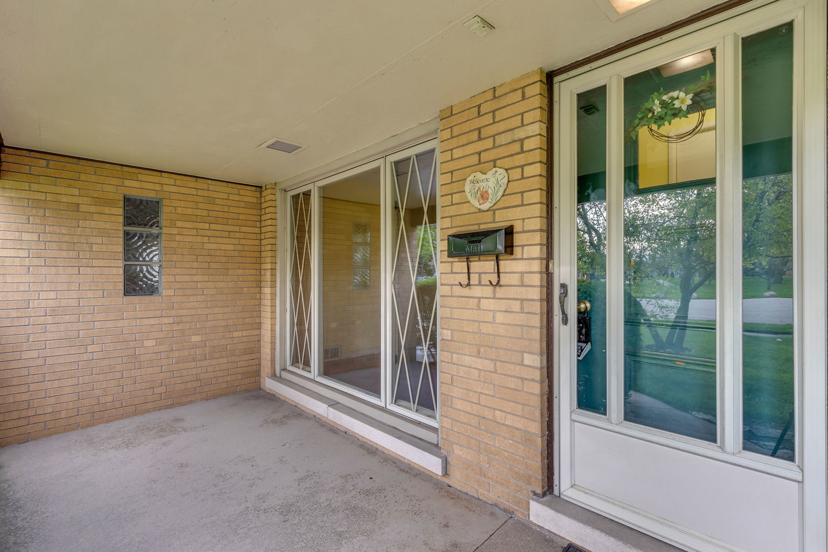 179 N Hampshire Avenue, Elmhurst, IL 60126