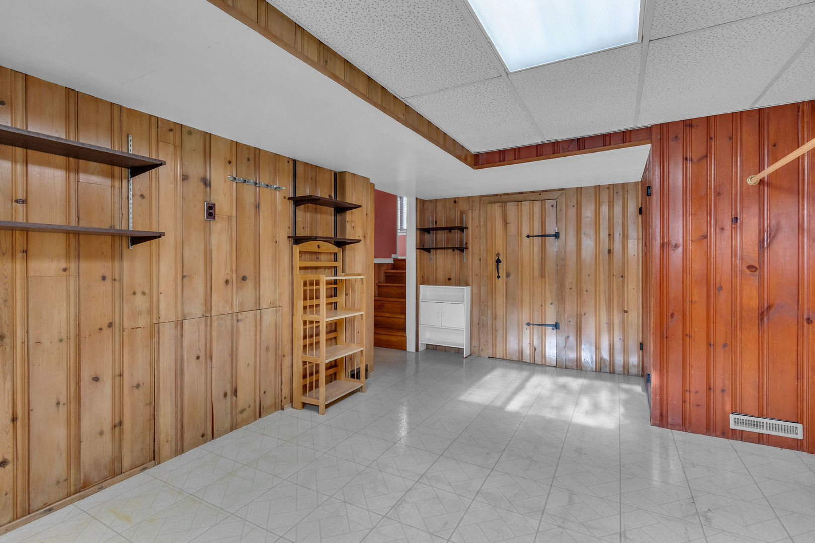 179 N Hampshire Avenue, Elmhurst, IL 60126
