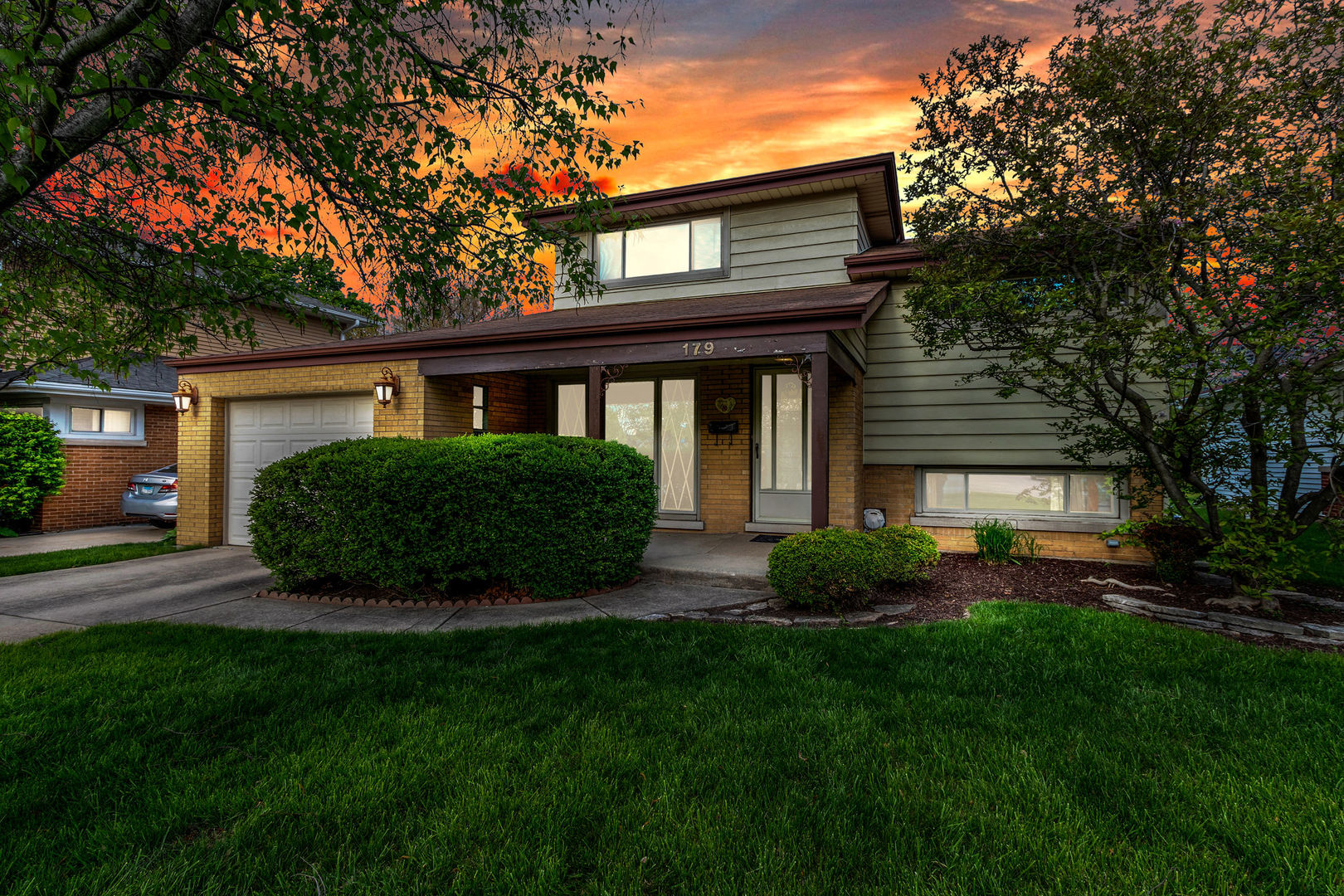 179 N Hampshire Avenue, Elmhurst, IL 60126