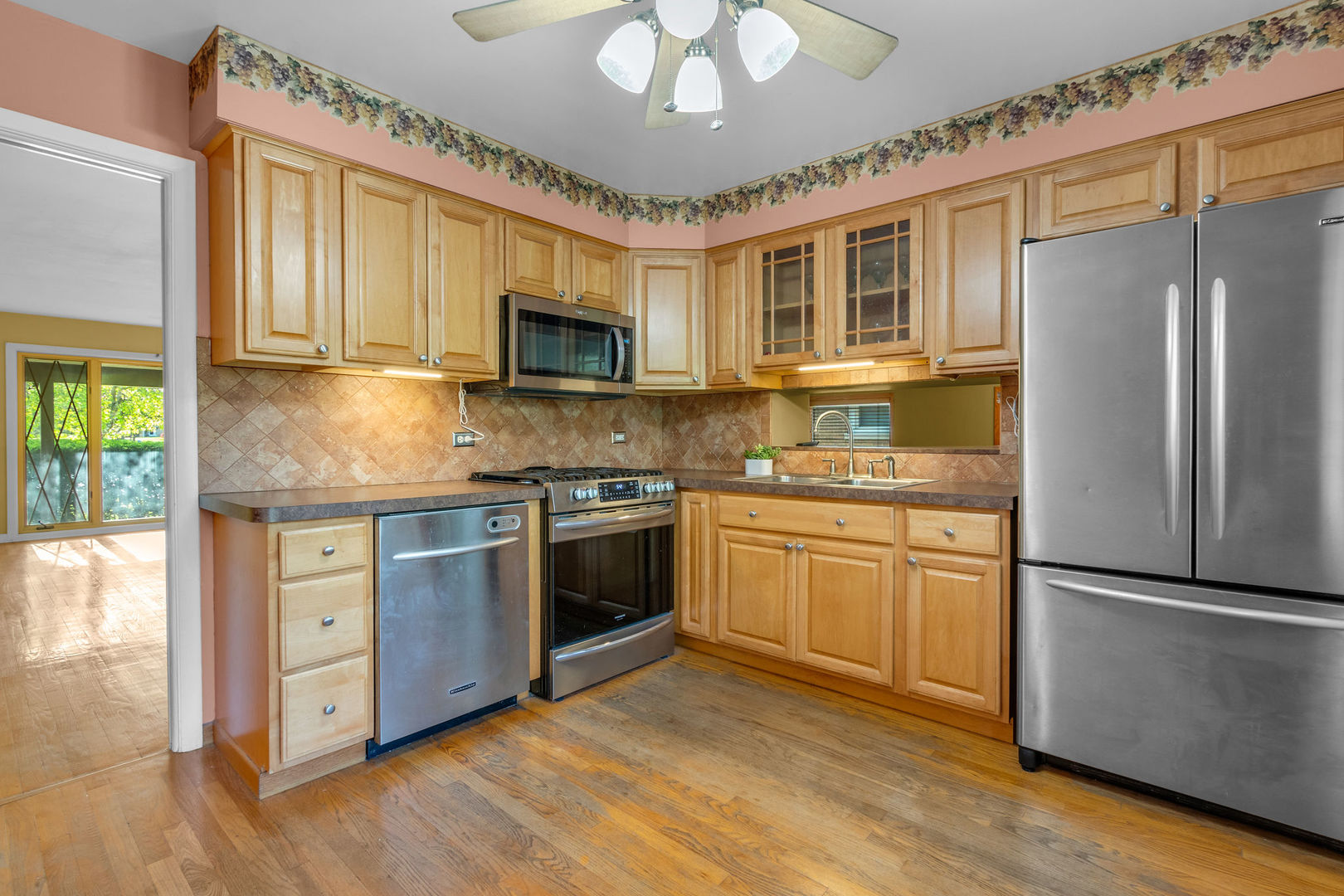 179 N Hampshire Avenue, Elmhurst, IL 60126