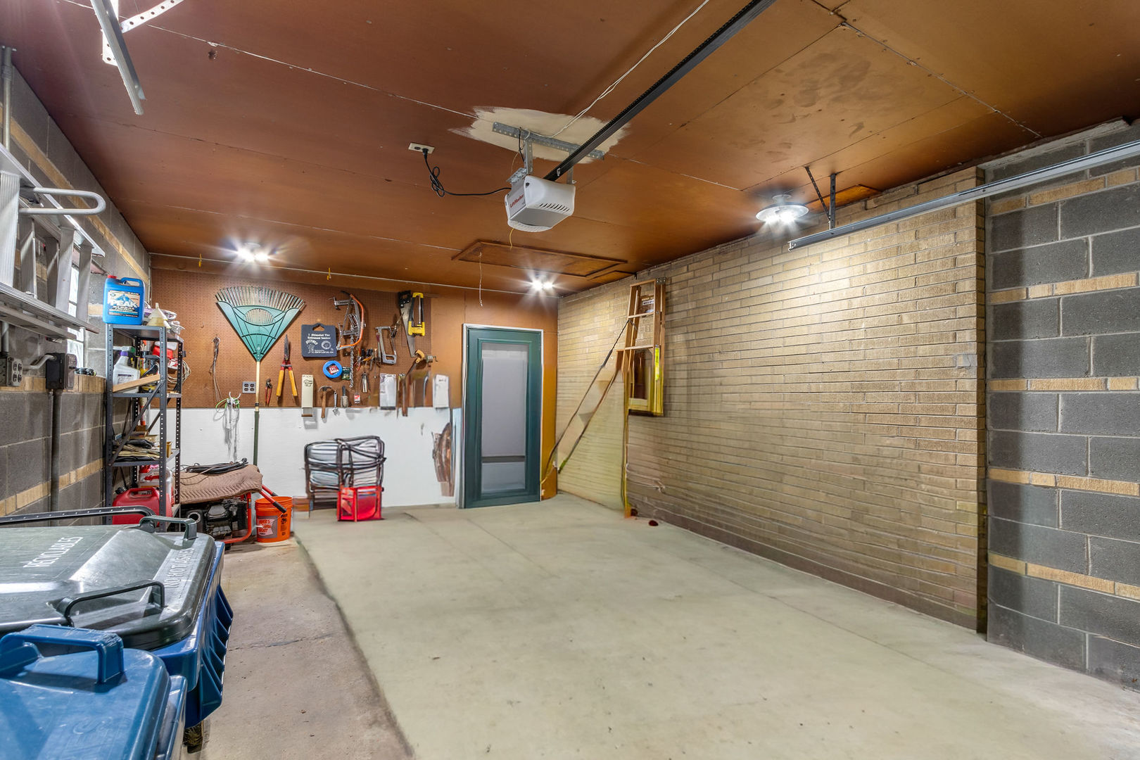179 N Hampshire Avenue, Elmhurst, IL 60126