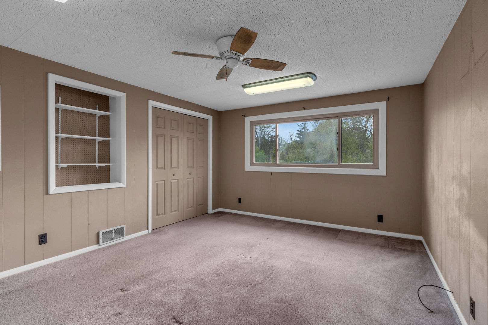 179 N Hampshire Avenue, Elmhurst, IL 60126