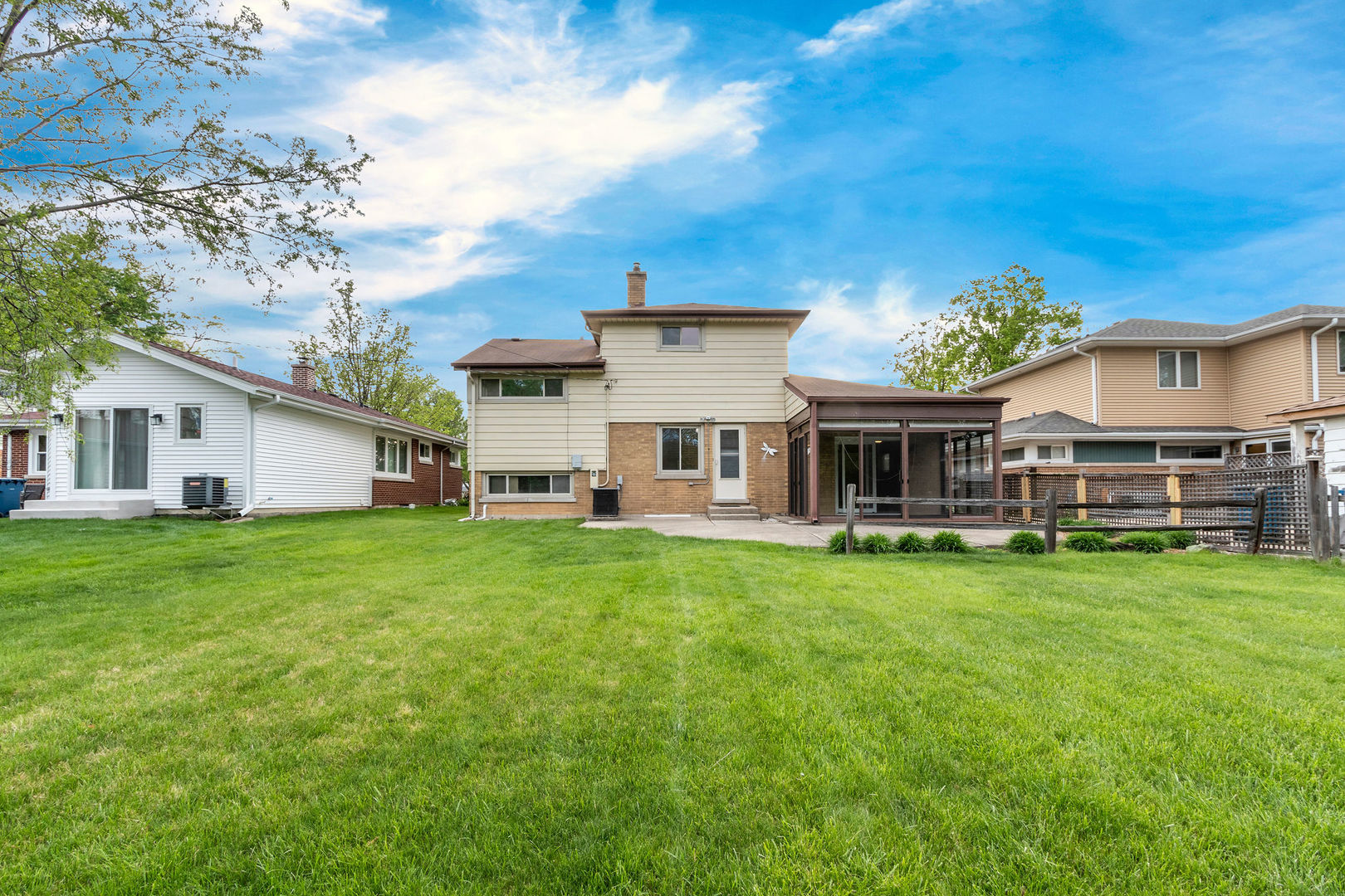 179 N Hampshire Avenue, Elmhurst, IL 60126