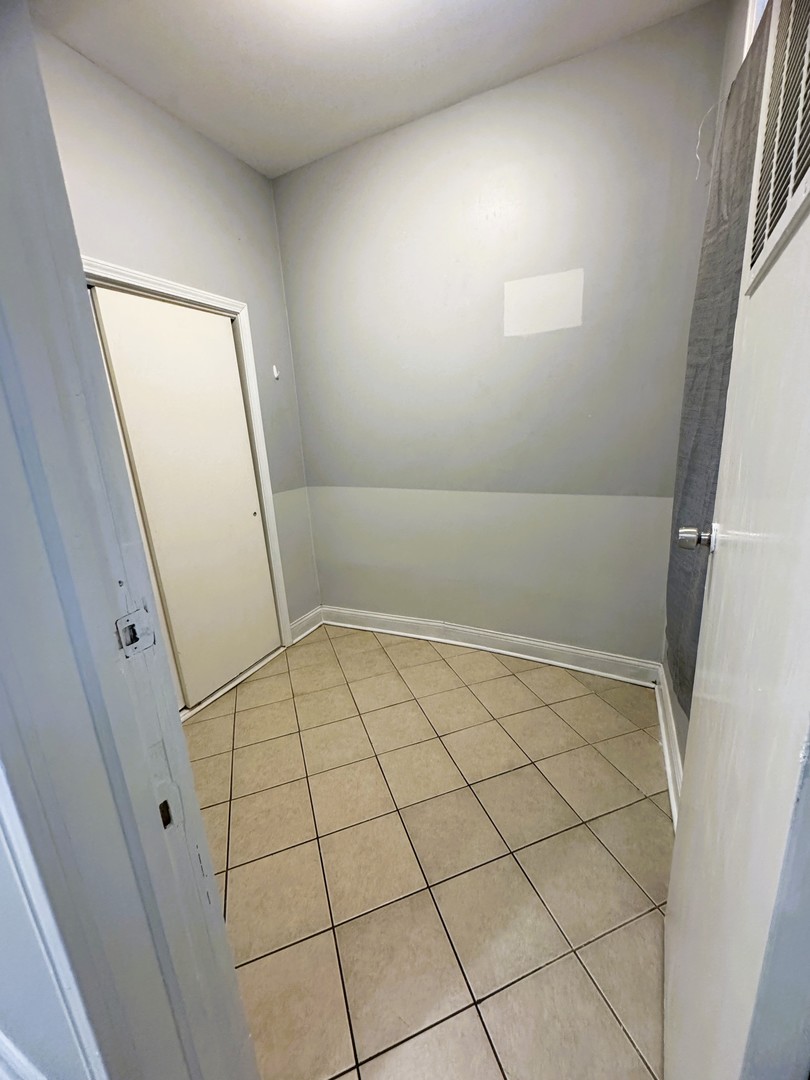 2620 S Sawyer Avenue, Chicago, IL 60623