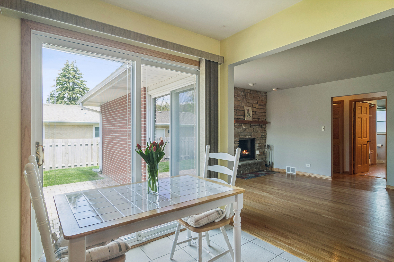 1600 E Linden Lane, Mount Prospect, IL 60056