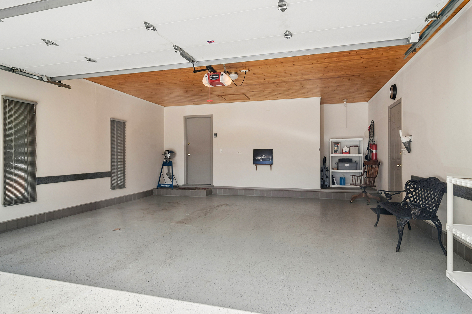 1600 E Linden Lane, Mount Prospect, IL 60056