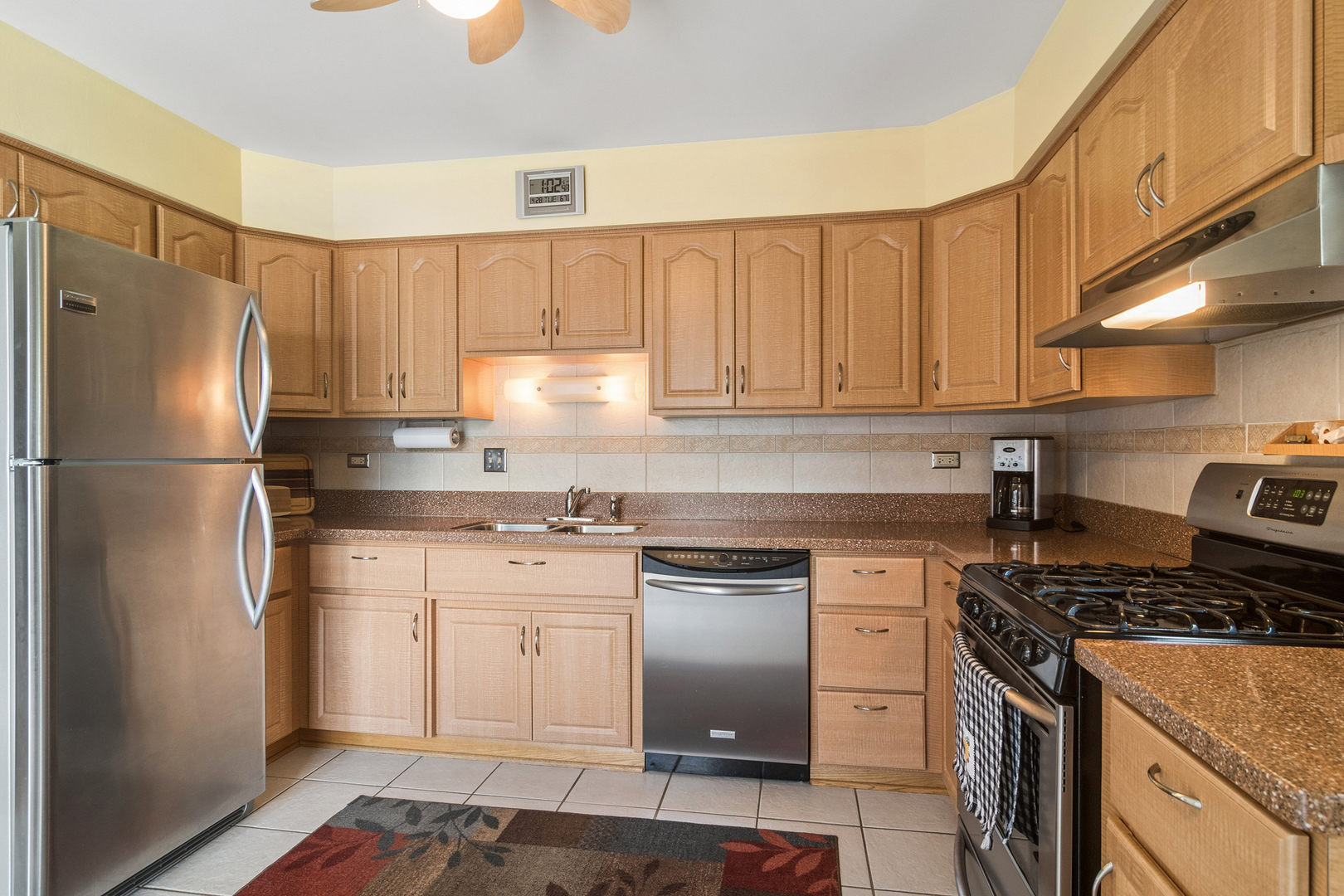 1600 E Linden Lane, Mount Prospect, IL 60056