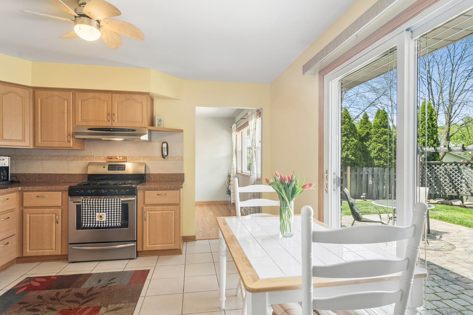 1600 E Linden Lane, Mount Prospect, IL 60056