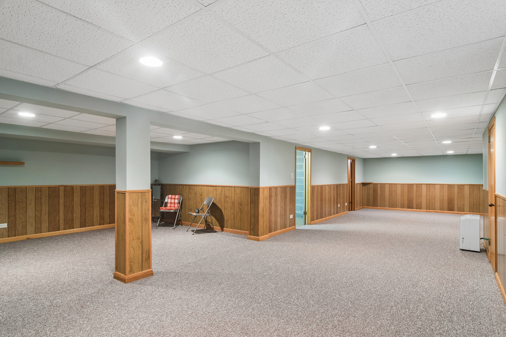1600 E Linden Lane, Mount Prospect, IL 60056