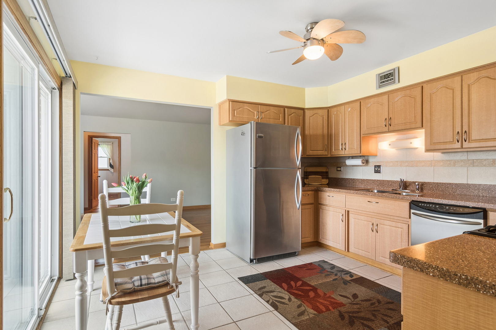 1600 E Linden Lane, Mount Prospect, IL 60056