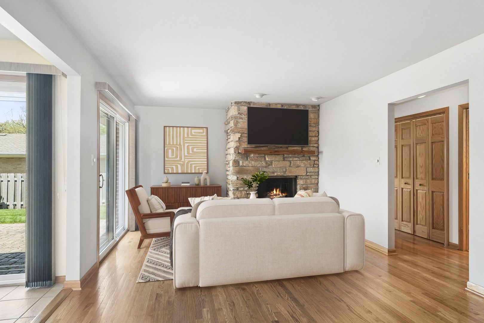 1600 E Linden Lane, Mount Prospect, IL 60056