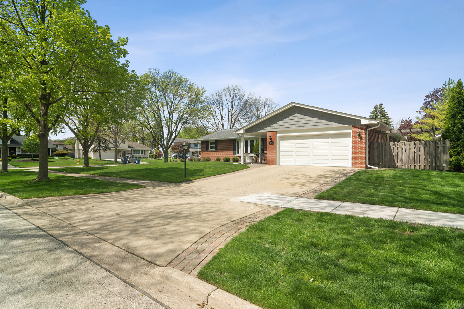 1600 E Linden Lane, Mount Prospect, IL 60056