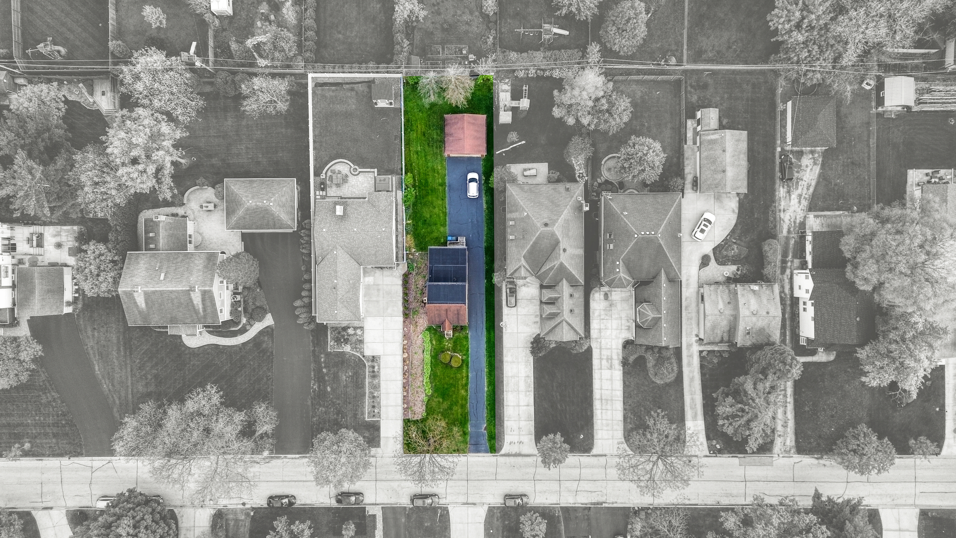 586 W Armitage Avenue, Elmhurst, IL 60126