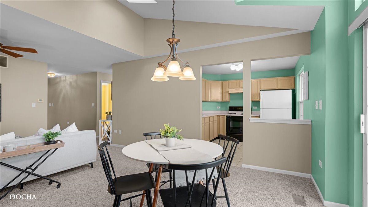 1660 Grove Avenue #B, Schaumburg, IL 60193
