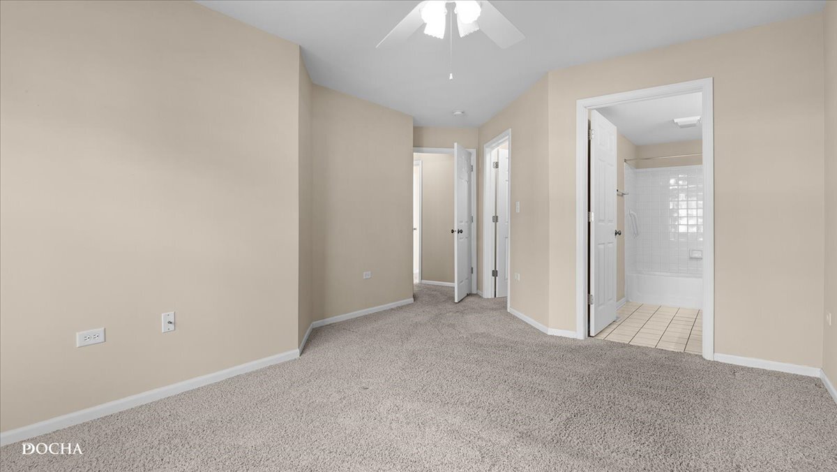 1660 Grove Avenue #B, Schaumburg, IL 60193
