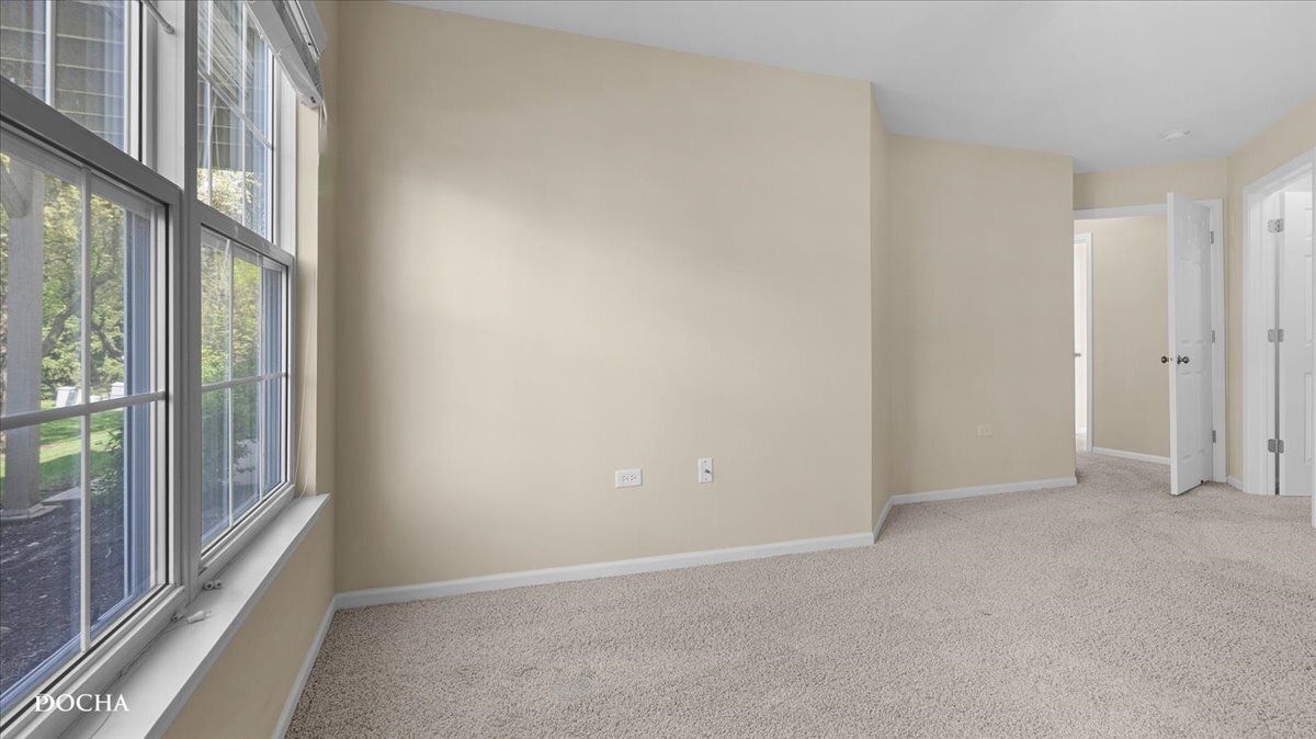 1660 Grove Avenue #B, Schaumburg, IL 60193