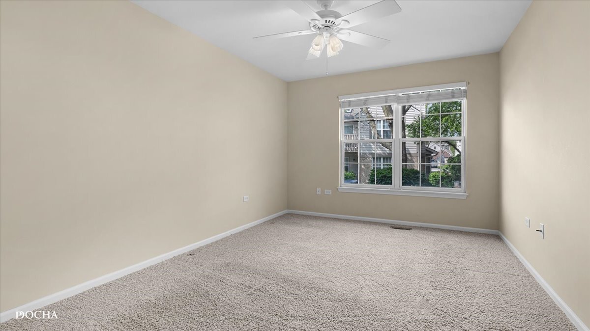 1660 Grove Avenue #B, Schaumburg, IL 60193