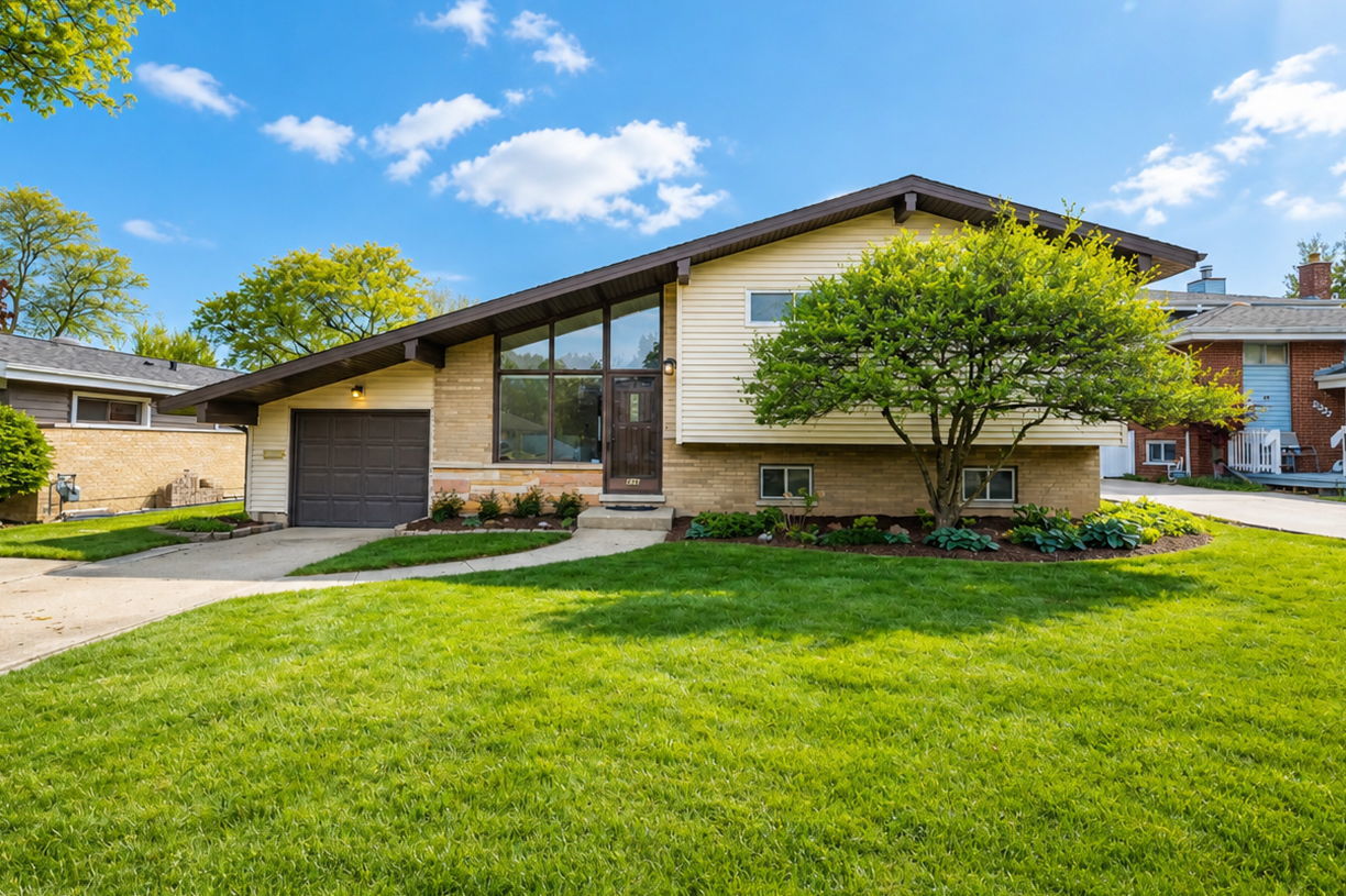 826 S Villa Avenue, Villa Park, IL 60181
