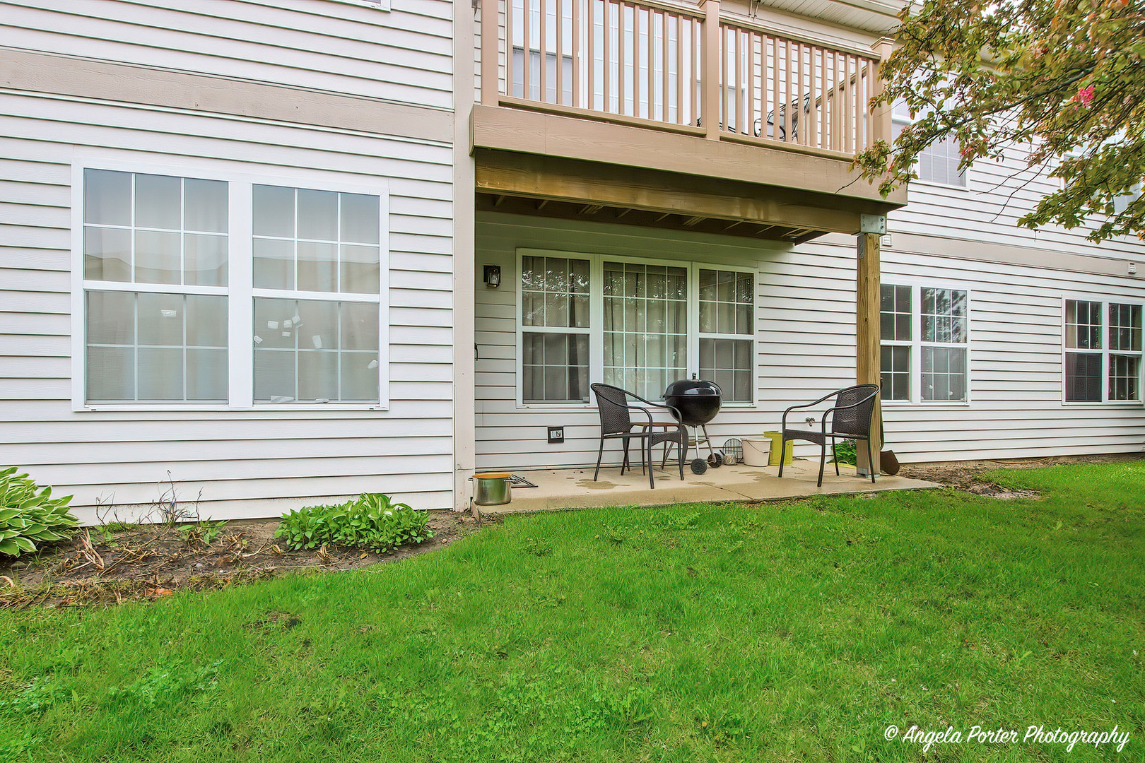 1152 N Red Oak Circle #1, Round Lake Beach, IL 60073
