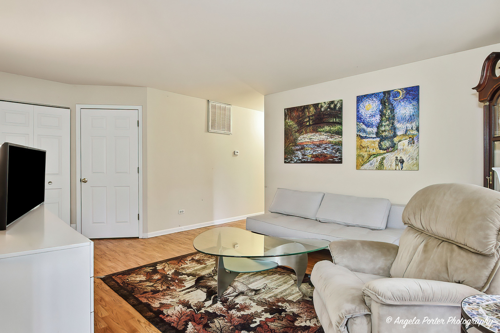 1152 N Red Oak Circle #1, Round Lake Beach, IL 60073