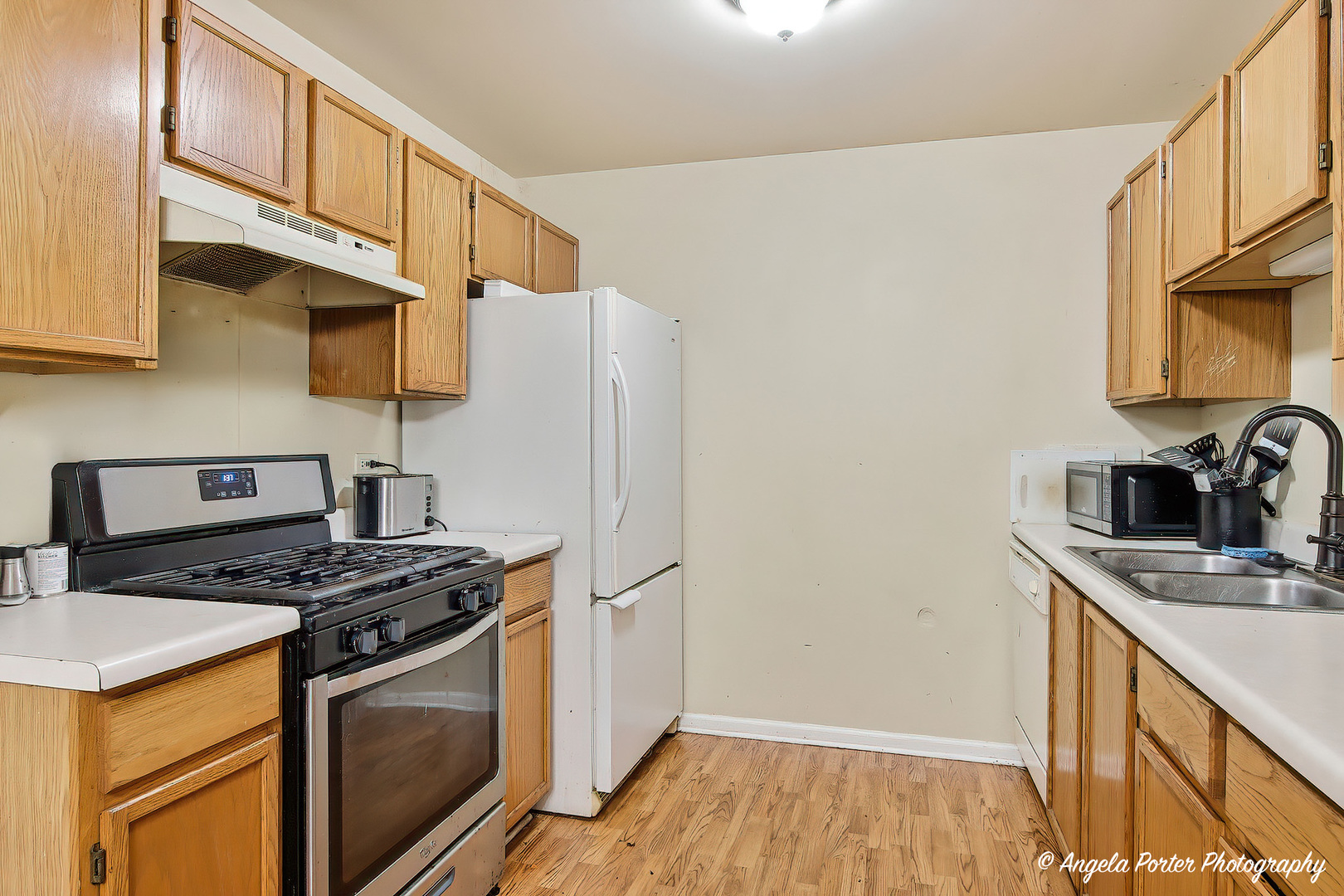 1152 N Red Oak Circle #1, Round Lake Beach, IL 60073