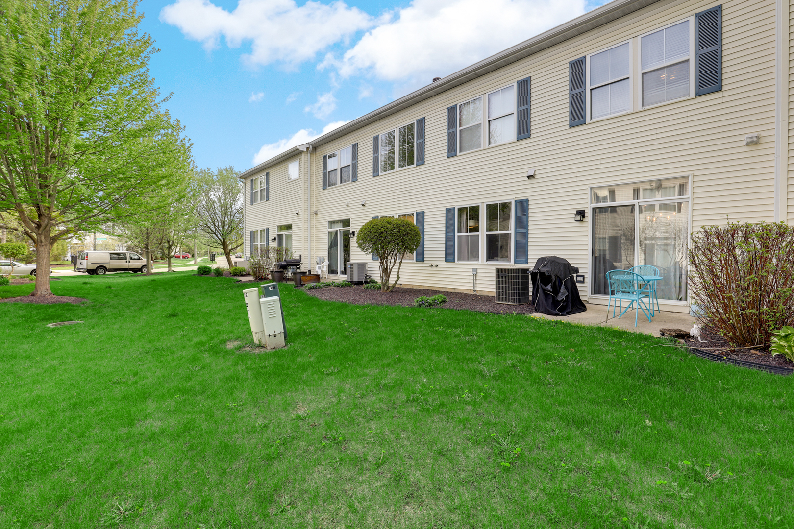 2954 Falling Waters Lane, Lindenhurst, IL 60046