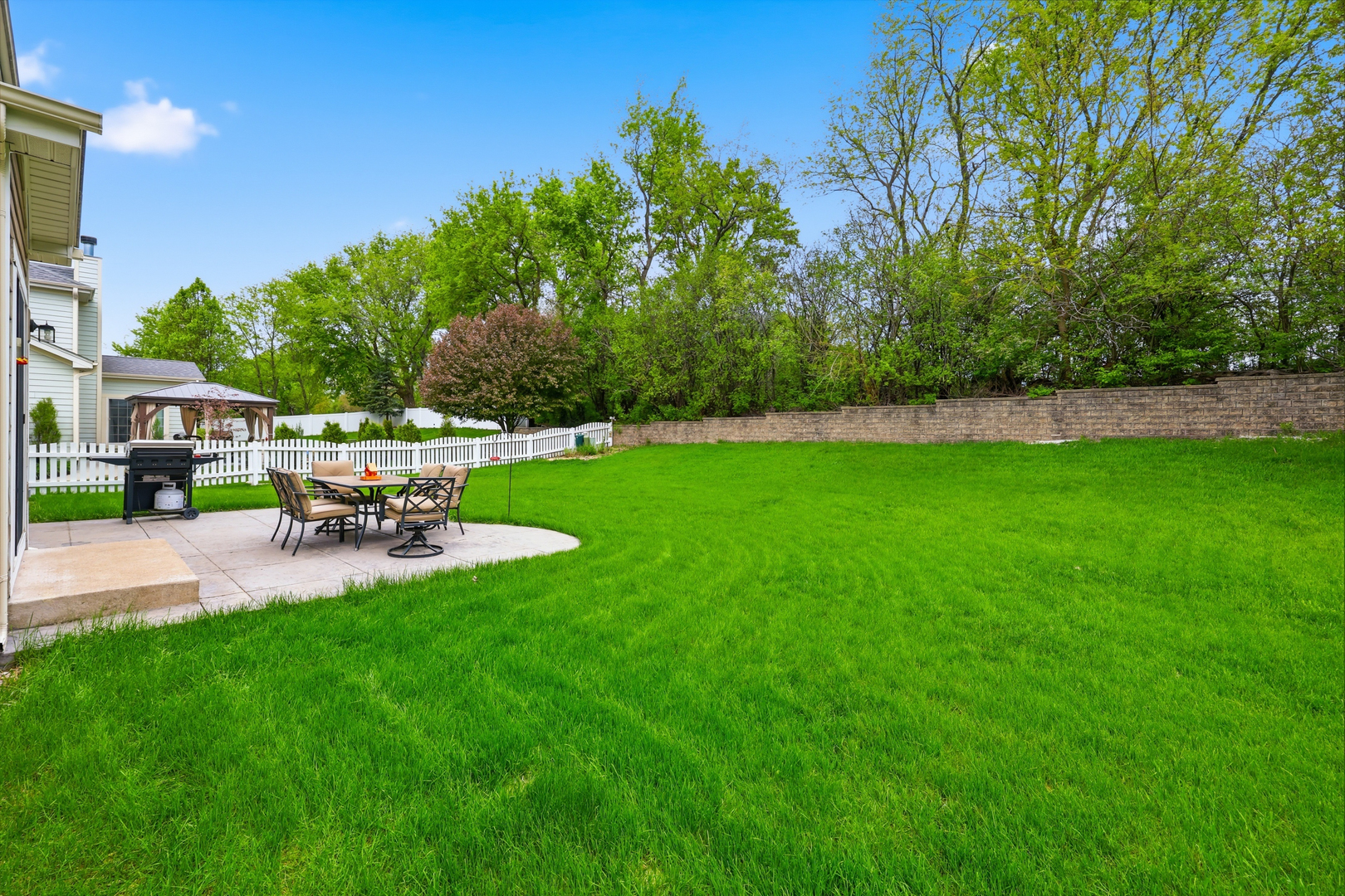 3328 Chase Lane, Elgin, IL 60124