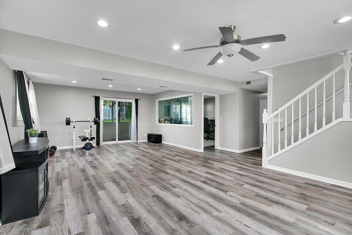2080 Maplewood Circle, Naperville, IL 60563