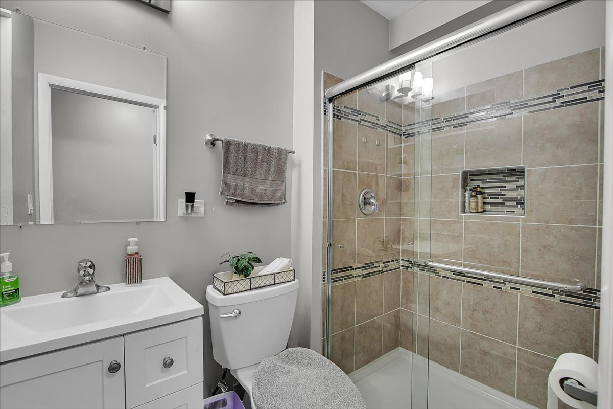 2080 Maplewood Circle, Naperville, IL 60563