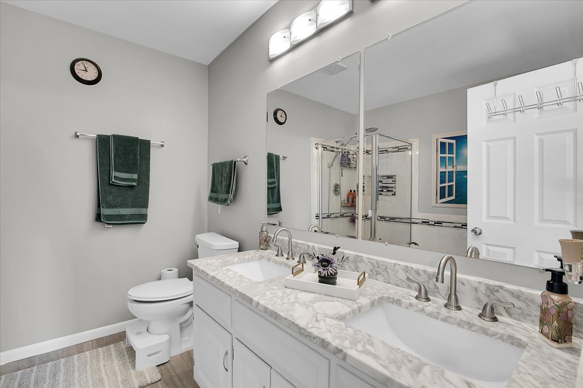 2080 Maplewood Circle, Naperville, IL 60563