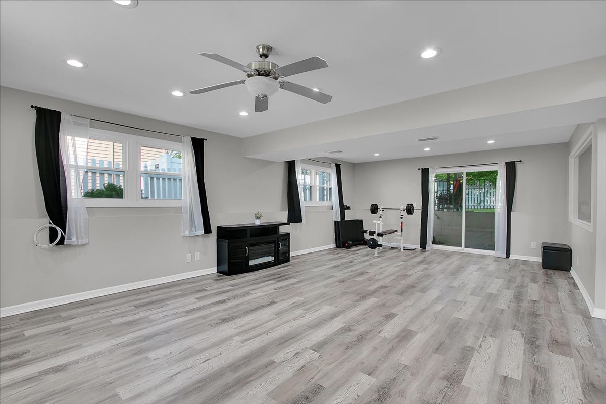 2080 Maplewood Circle, Naperville, IL 60563