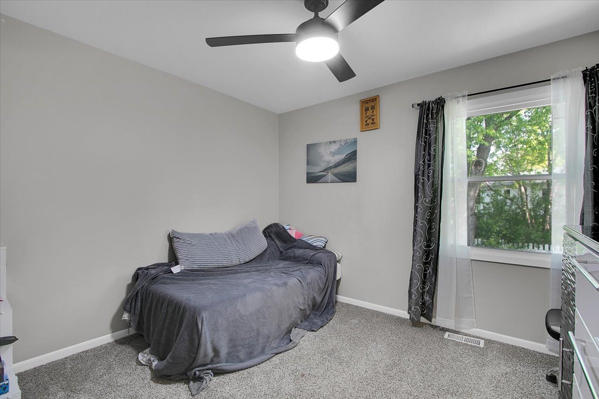 2080 Maplewood Circle, Naperville, IL 60563