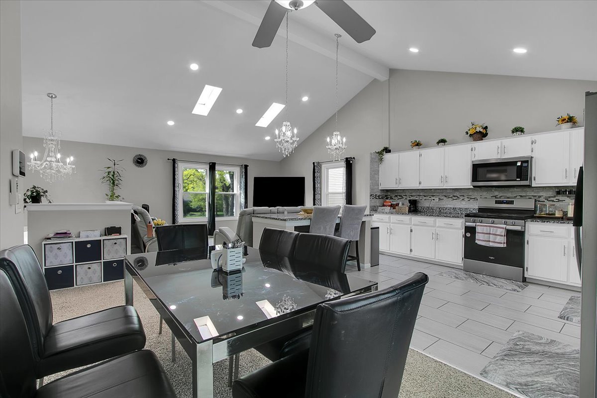 2080 Maplewood Circle, Naperville, IL 60563